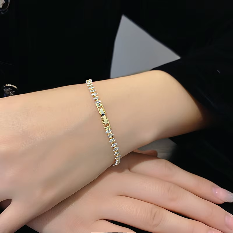 우아한 골드 CZ 팔찌 – 여성용 반짝이는 조절 가능한 - Women Luxury Formal Wear 리뷰 및 가격